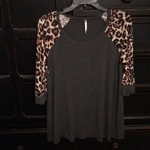 Leopard sleeve raglan top